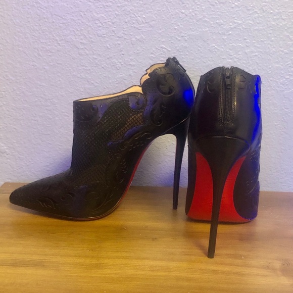 New Authentic Christian louboutin - Picture 2 of 4
